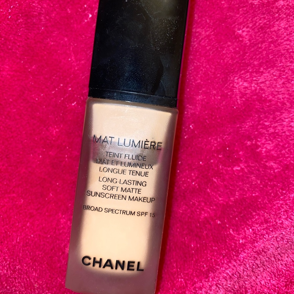 Chanel foundation